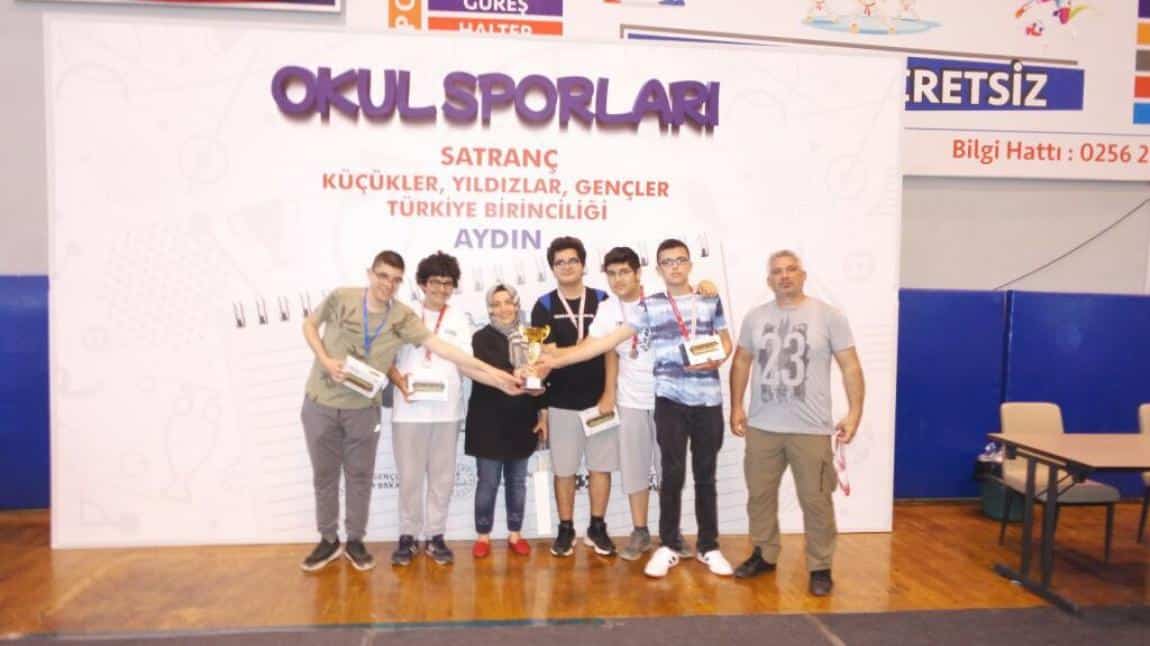 Aydın’da yapılan Türkiye Okul Sporları Satranç Şampiyonasında Türkiye 2. si olduk...